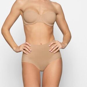 Skims smoothing intimates UNLINED STRAPLESS BRA clay BA-BAN-9054